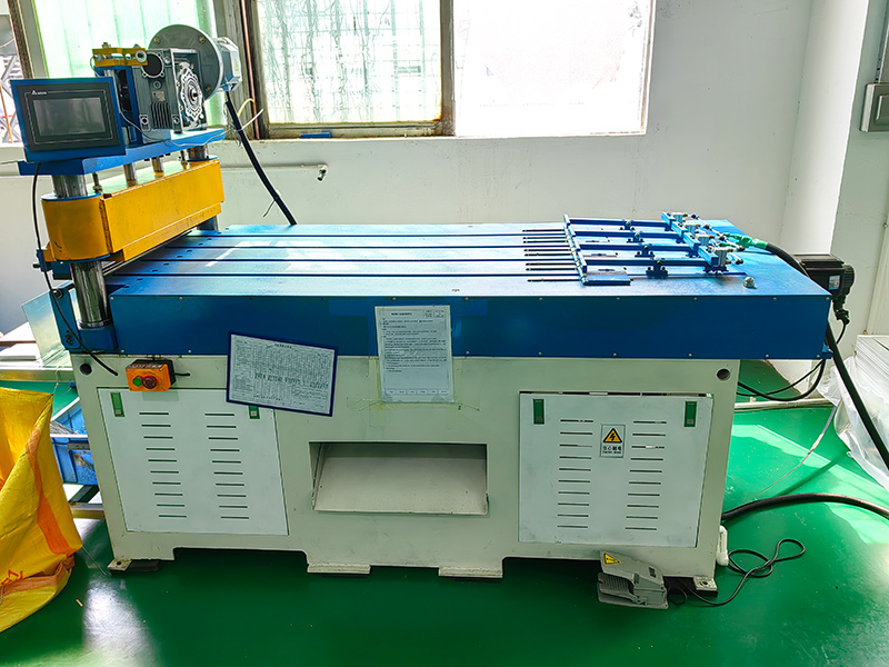 Automatic-Slitting-Machine